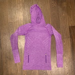 Lululemon women’s long sleeve hoodie - gently worn no label